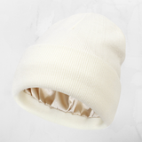 Luxusní čepice podšitá saténem – Zimní teplo, elegance šetrná k vlasům